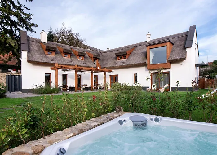 Apartament Pipiter & *