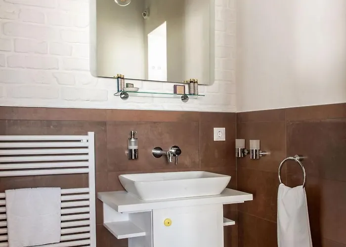 Apartament Pipiter & *